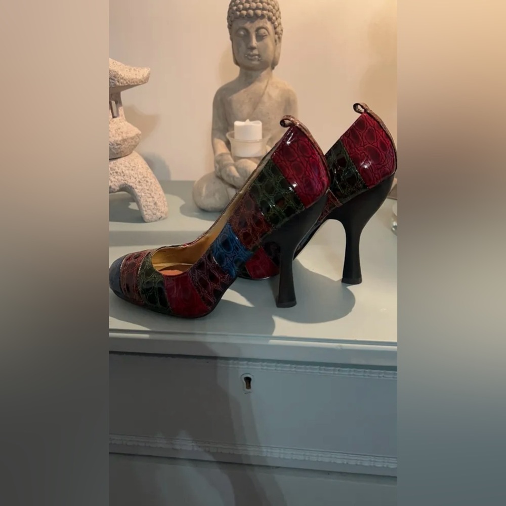 Ladies Heels 👠 - Picture 3 of 5